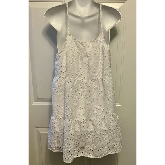 Altar'd State Sz Medium White‎ Eyelet Sleeveless Lined Shirt Top Women's - Picture 4 of 7